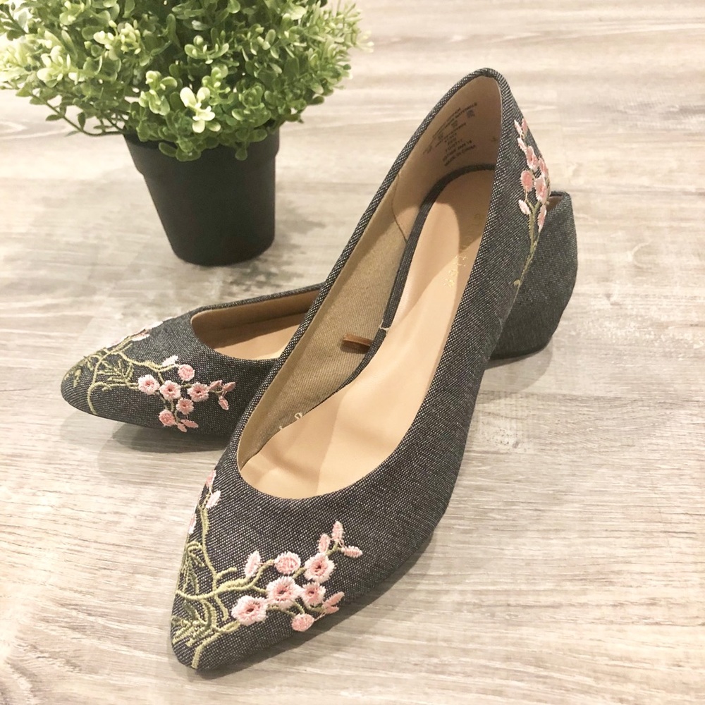 NWOT attention Denim Flats with Floral Embroidery